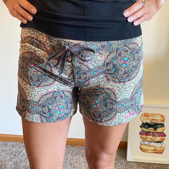 Patagonia brown and pink patterned nylon shorts - Picture 2 of 9